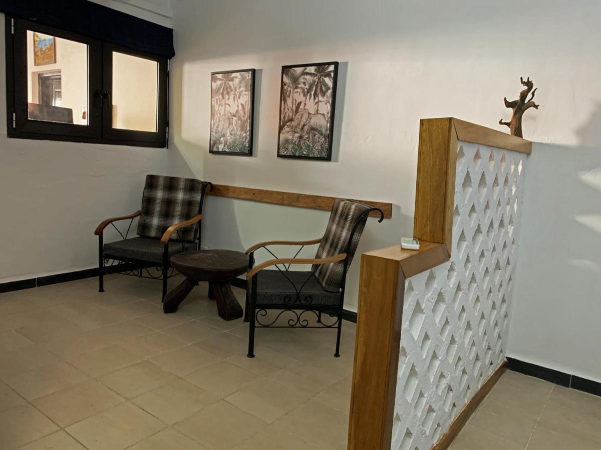 Hotel Blawa Abidjan Luaran gambar