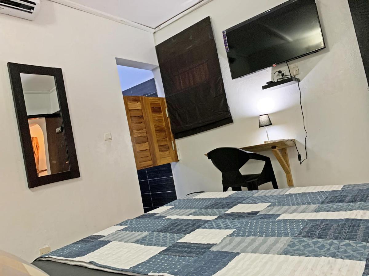 Hotel Blawa Abidjan Luaran gambar